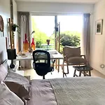 Chez Isa, Espace Prive,1 Chambre, Salle De Bain, Coin Cuisine, Terrasse, Jardin, Entree Autonome, Parking Kwatera prywatna