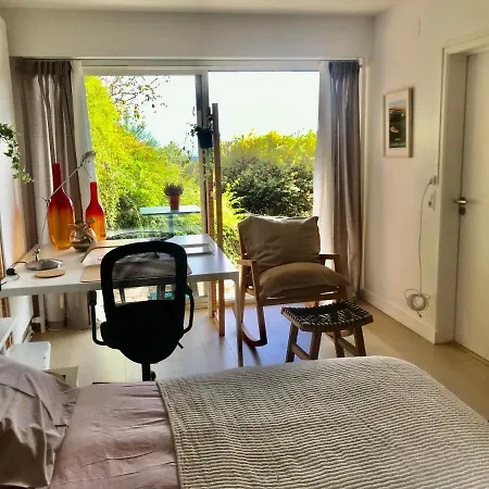 Séjour chez l'habitant Chez Isa, Espace Prive, 1ou 2 Chambres, Terrasse Et Jardin, Entrée Autonome, Sdb Et Mini Cuisine Partagées Entre Les 2 *
