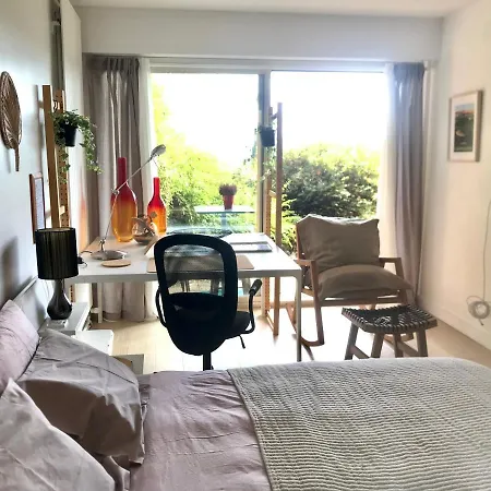 Chez Isa, Espace Prive, 1ou 2 Chambres, Terrasse Et Jardin, Entrée Autonome, Sdb Et Mini Cuisine Partagées Entre Les 2 Alloggio in famiglia