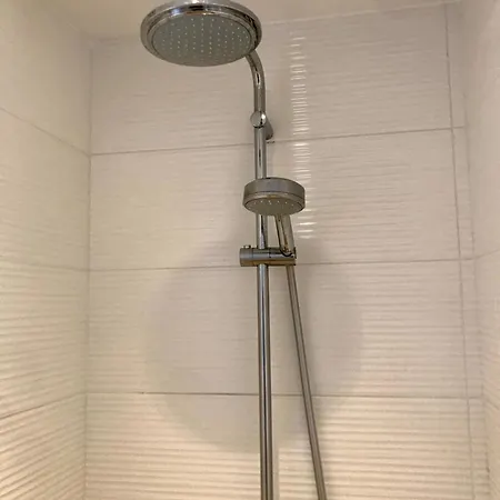 Chez Isa, Espace Prive,1 Chambre, Salle De Bain, Coin Cuisine, Terrasse, Jardin, Entree Autonome, Parking